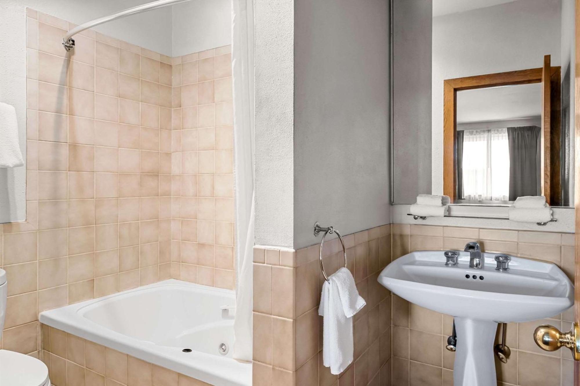 Rodeway Inn Billings Logan Intl Airport Near St Vincent Hospital Екстериор снимка