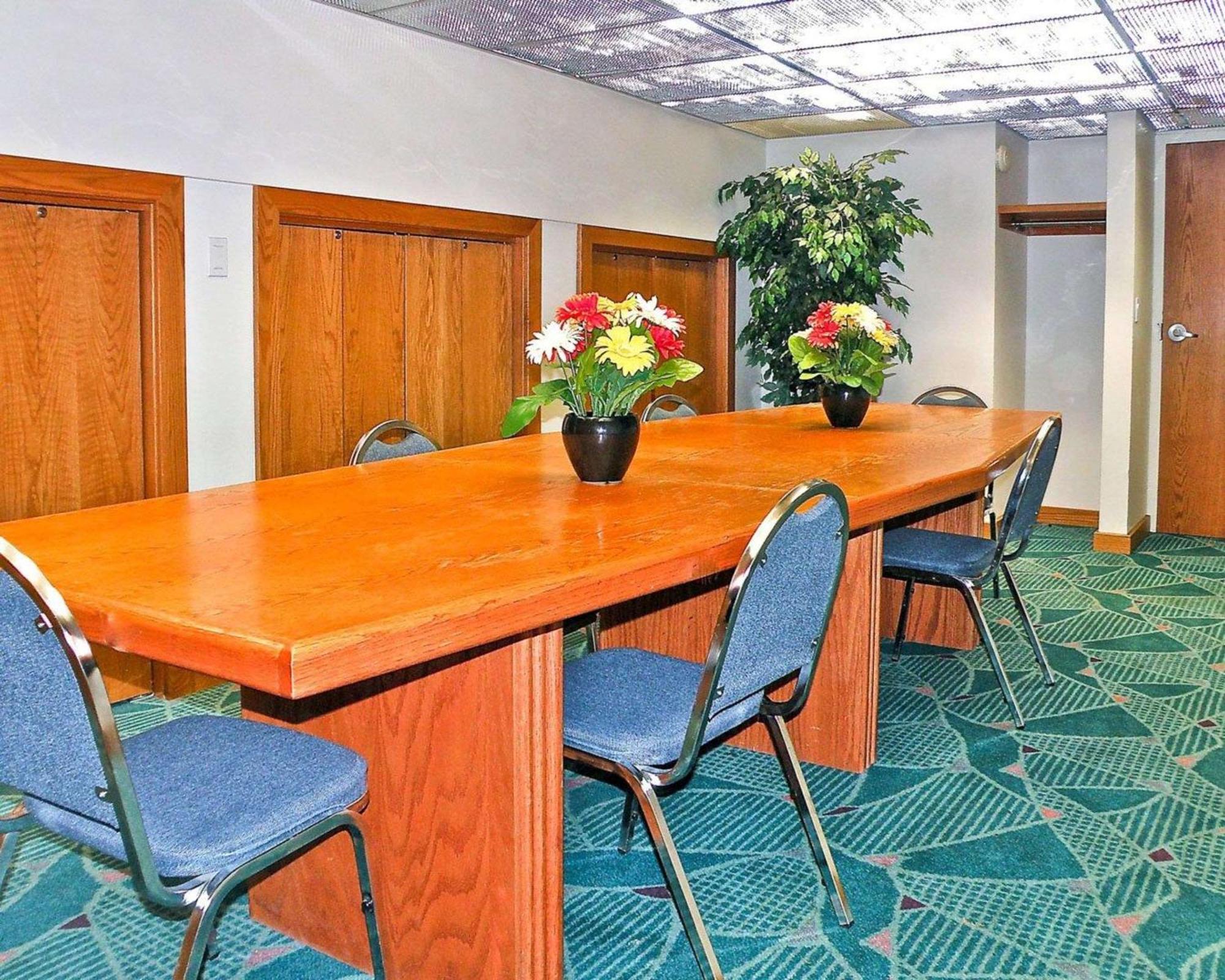 Rodeway Inn Billings Logan Intl Airport Near St Vincent Hospital Екстериор снимка